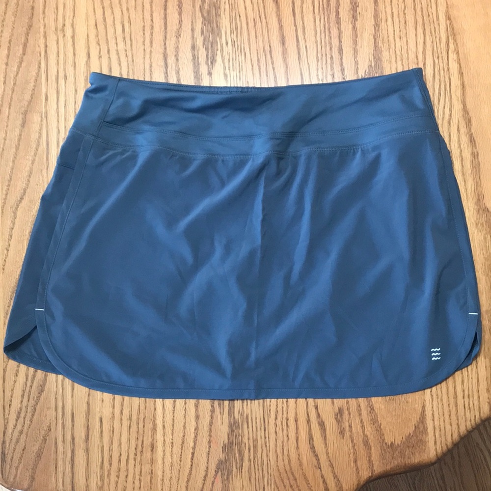 Free fly skort